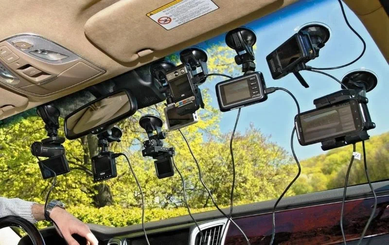 Где можно и нельзя устанавливать видеорегистратор в автомобиле