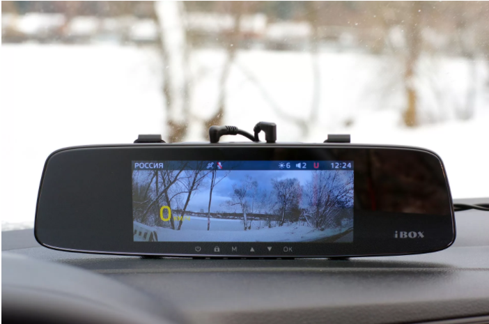 «Гляжусь в тебя, как в зеркало…»: обзор комбо-устройства iBOX Rover WiFi GPS Dual